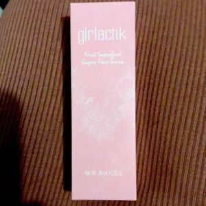 GIRLACTIK SUPERFRUIT FACE SCRUB 2.82 oz